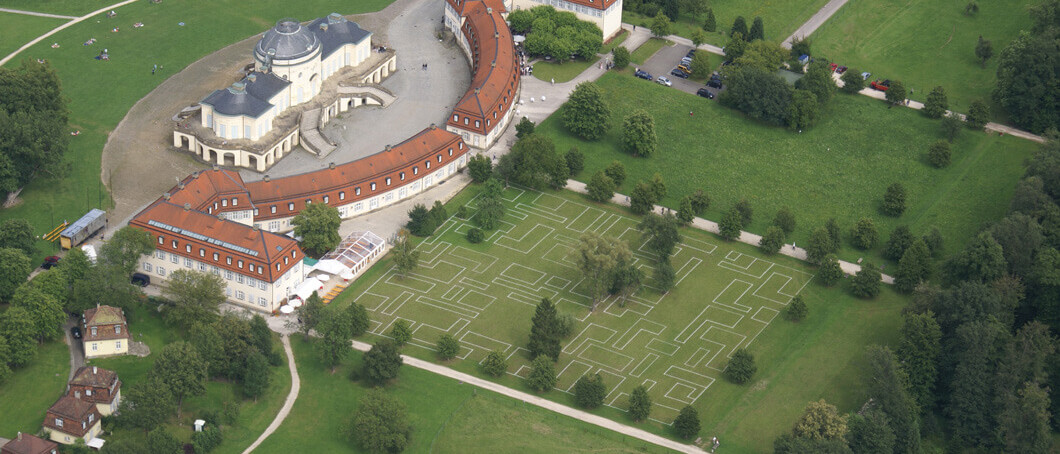 Teaser2 Luftbild für die Kunst-Installation auf dem Gelände Schloss Solitude in Stuttgart von Damrau Kusserow Architekten, Köln